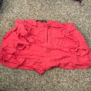 Shorts with tie belt